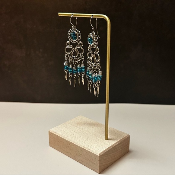 Exquisite Silver and Blue Dangle Earrings - Picture 4 of 5